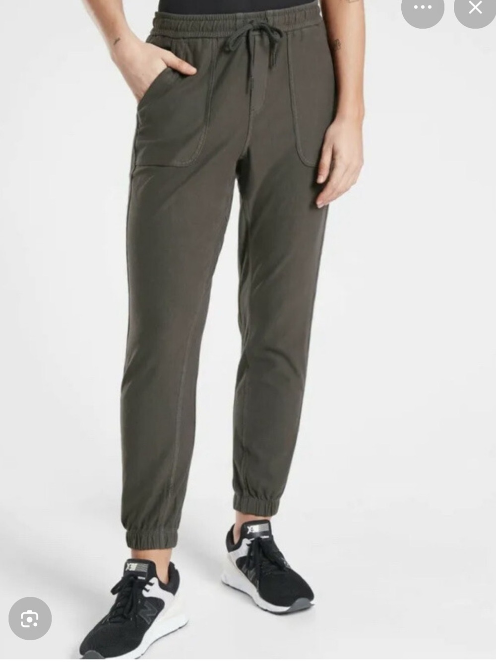 Athleta Farallon Joggers Size 6 Olive Green Pull On Lightweight Pants